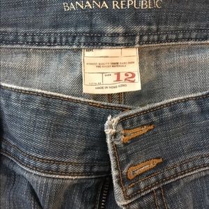 Banana Republic boot cut capri jeans double button
